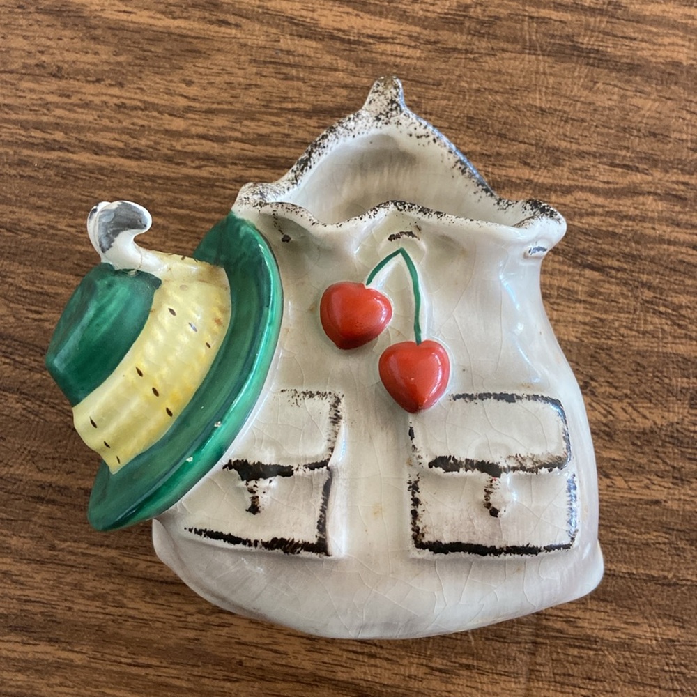 VINTAGE GOEBEL HUMMEL WALL POCKET TMK2 GARDEN BASKET WITH HAT